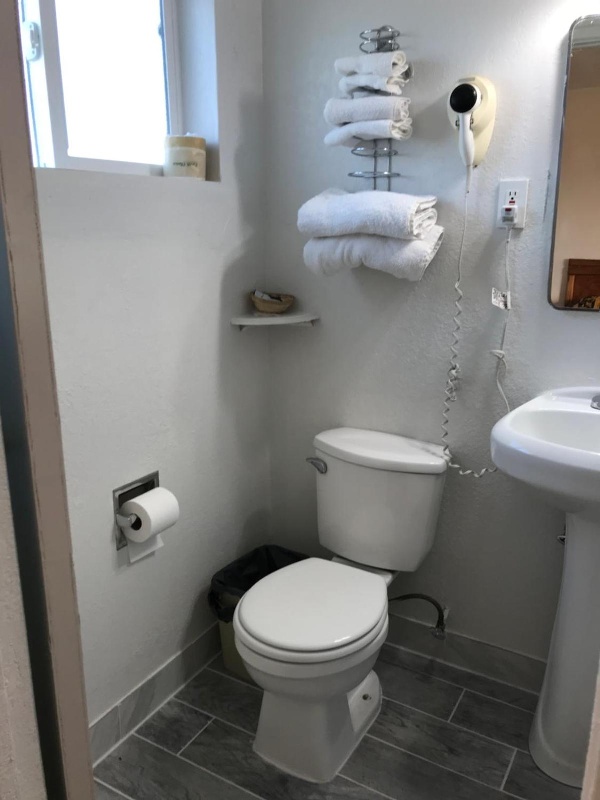 Desert Inn image 11