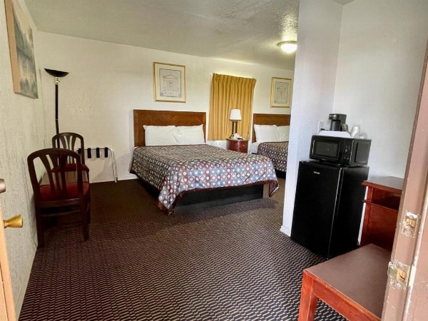 Desert Inn image 14