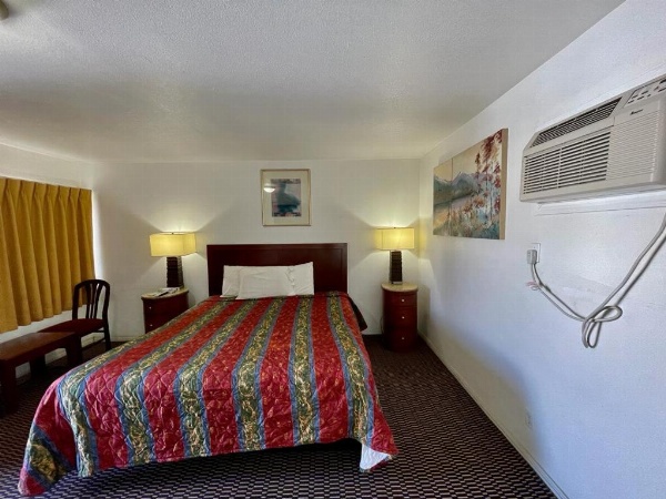 Desert Inn image 21