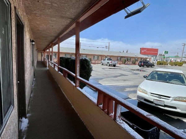 Desert Inn image 22