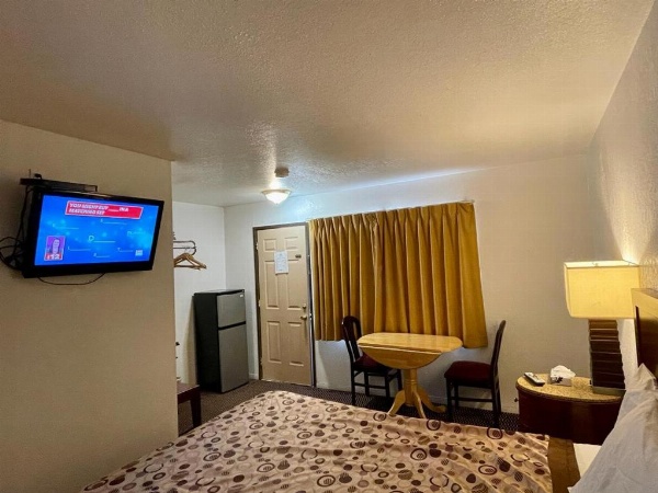 Desert Inn image 31
