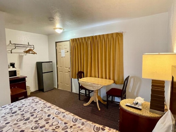 Desert Inn image 33