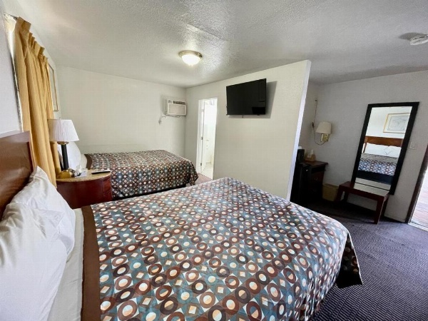 Desert Inn image 41