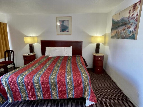 Desert Inn image 44