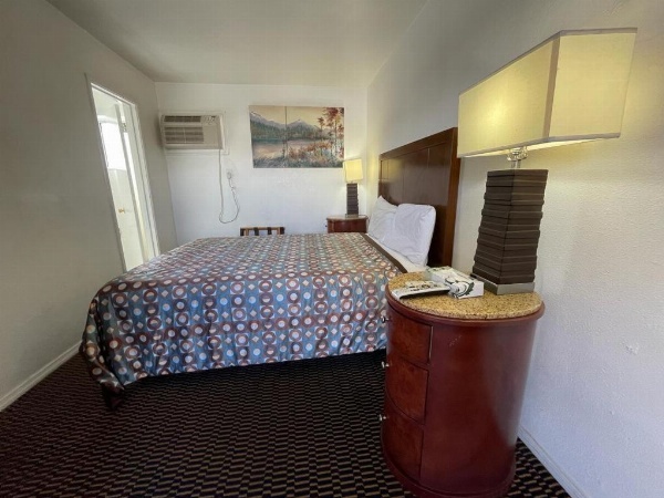Desert Inn image 46